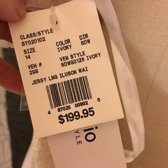 COPY - Wedding Dress - Picture 6 of 8